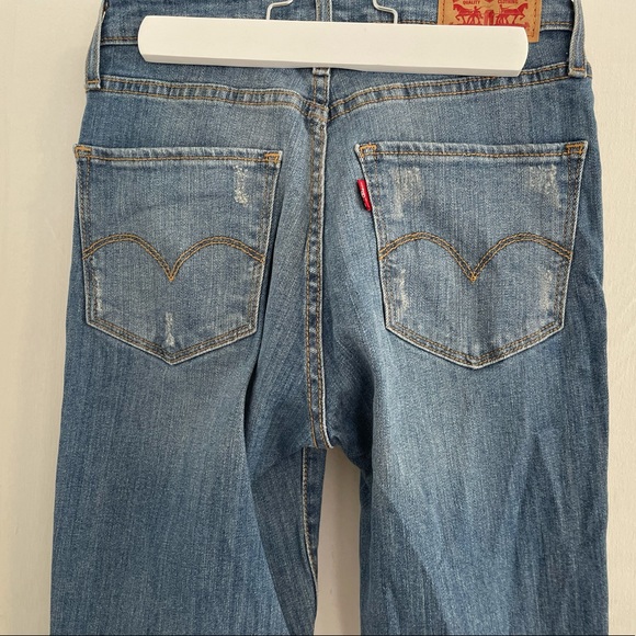 Levi’s High Waisted Flared Leg Jeans - Picture 7 of 16